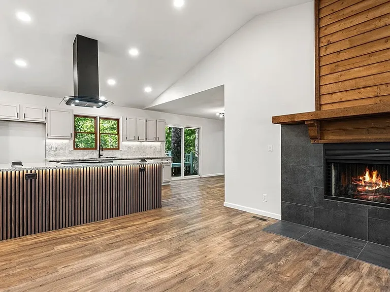 213 Dogwood Glen Dr — Photo 5