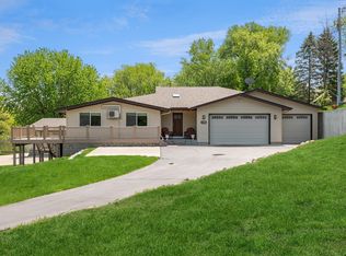 1320 Towerview Rd, Eagan, MN 55121