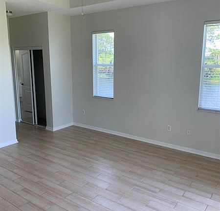 4th image of 10419 SW Southgate Ct