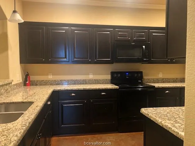 3 bed, 1261 sqft, $1,900 — Photo 4