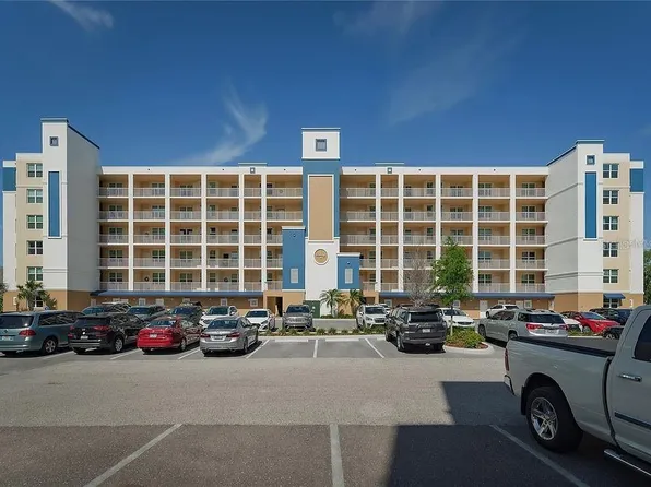 960 Starkey Rd #8402, Largo, FL 33771