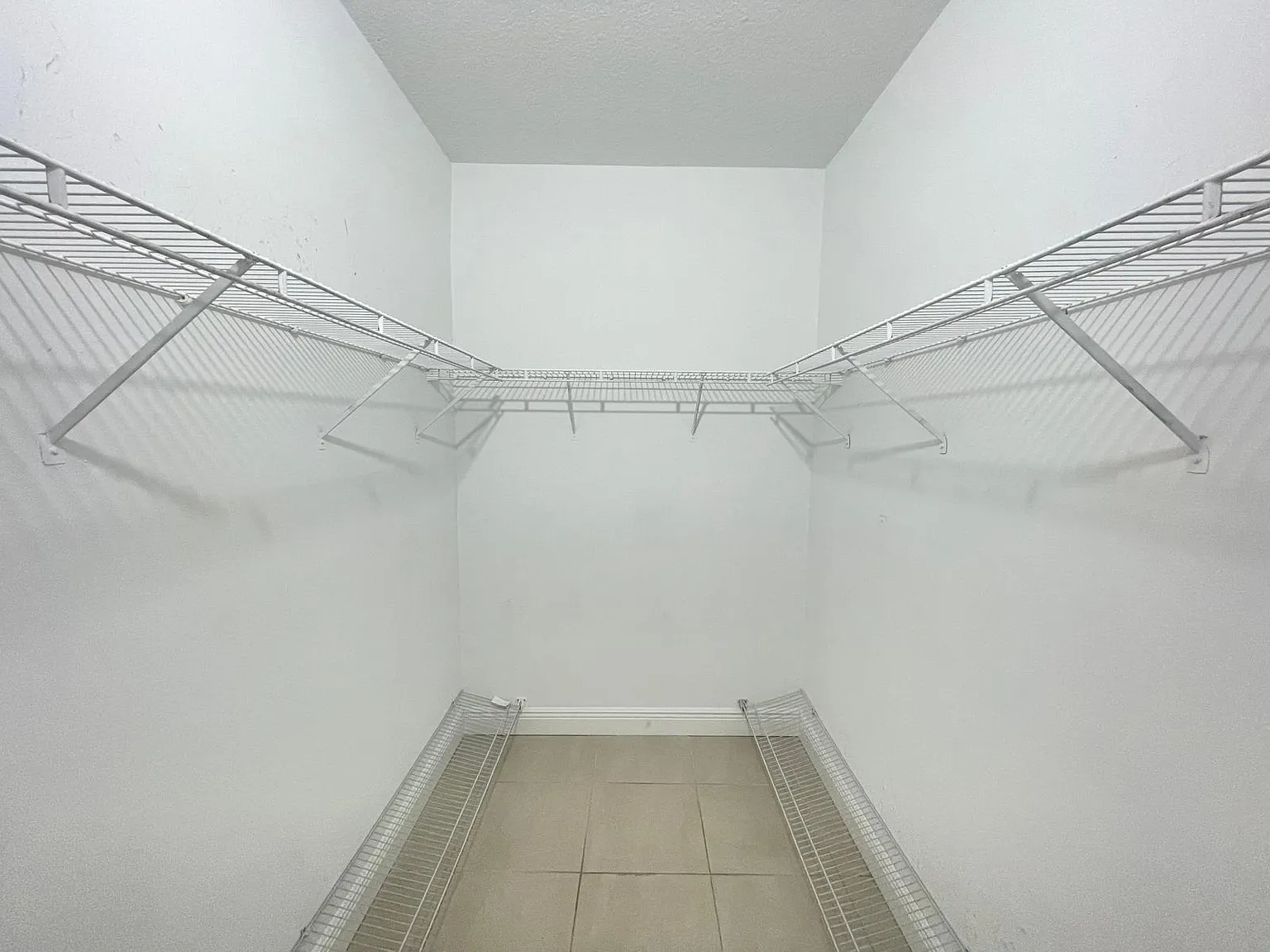 3 bed, 1777 sqft, $3,500 — Photo 2