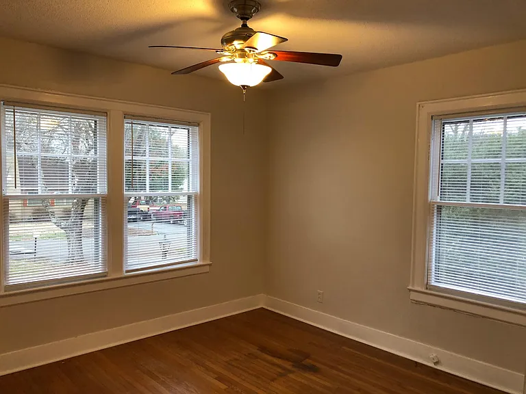 115 E Meadowbrook Dr — Photo 12