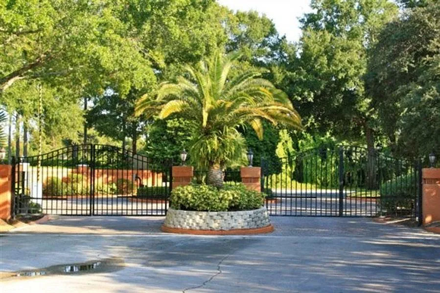 3 bed, 1212 sqft, $2,200 — Photo 4