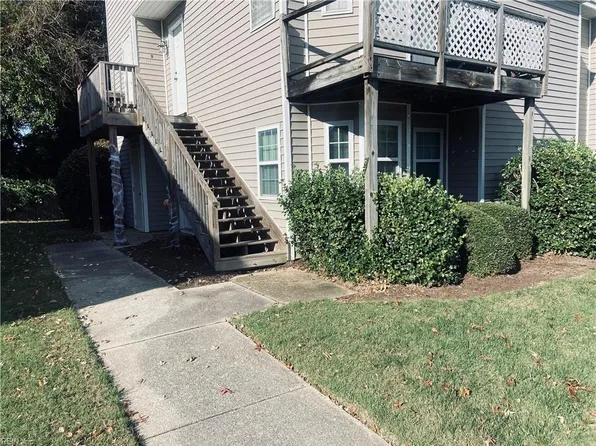 251 Lantana Ln #A, Hampton, VA 23669
