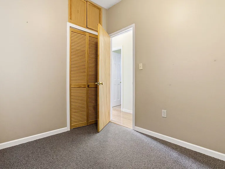 470 Mallory Ave #2 — Photo 15