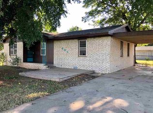 604 S 9th St, Comanche, OK 73529