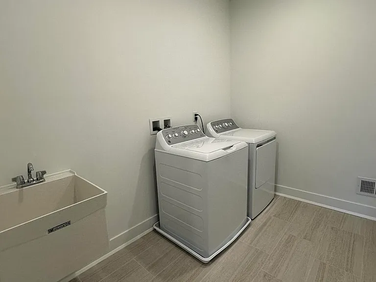 2708 Journey Ave — Photo 17