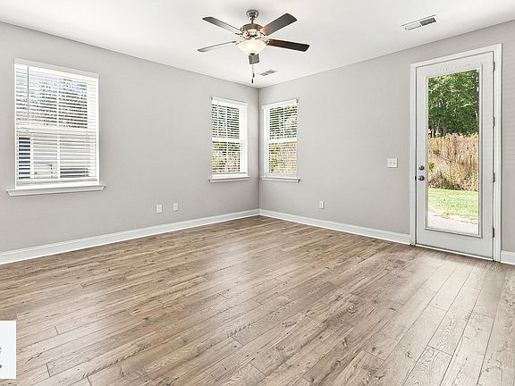 5th image of 135 Renwood Rd