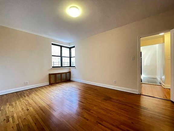 3rd image of 69-39 Yellowstone Blvd #507