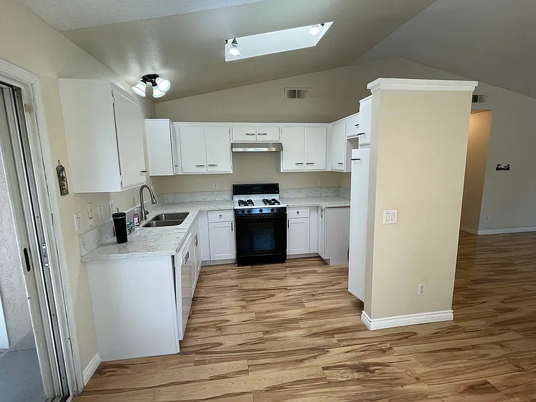 12697 Saffron Ct — Photo 3