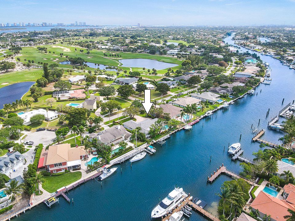 1st image of 1113 Country Club Dr