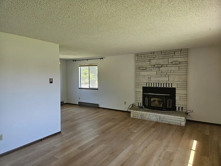 1903 N Parklane Ave — Photo 4