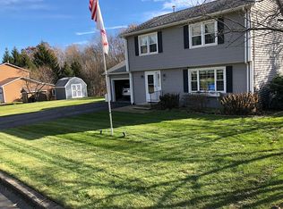 35 Pasture View Ln, Cranston, RI 02921