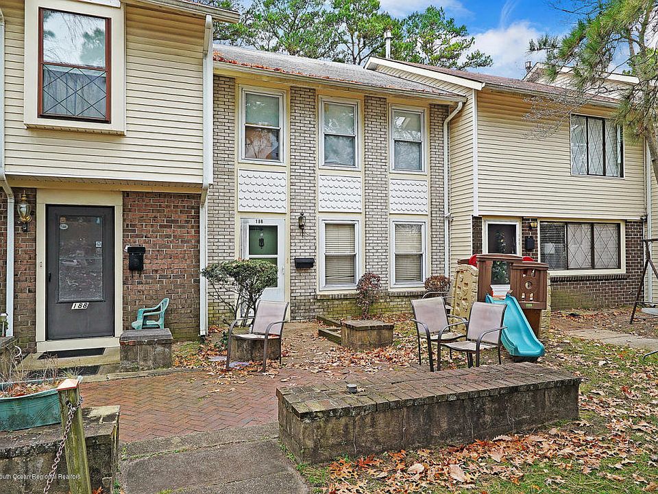 1st image of 186 Colony Cir #1000