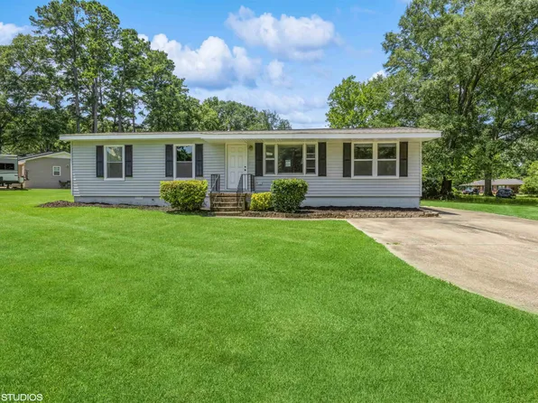 1403 Alice Dr, Sylacauga, AL 35150