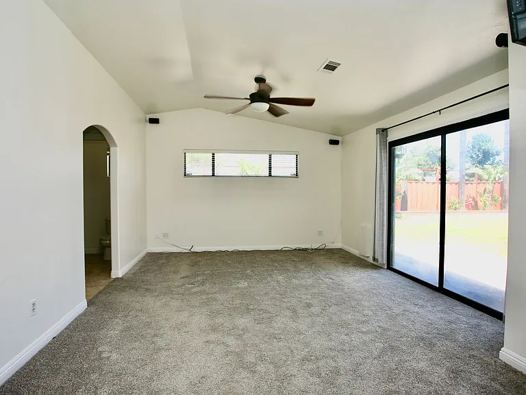 8334 Lake Ashwood Ave — Photo 7