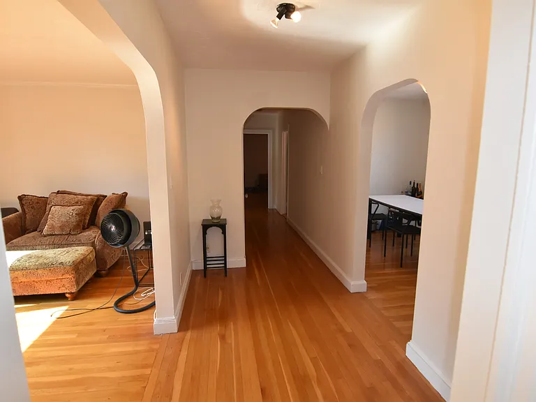 94 Marion St #5 — Photo 3