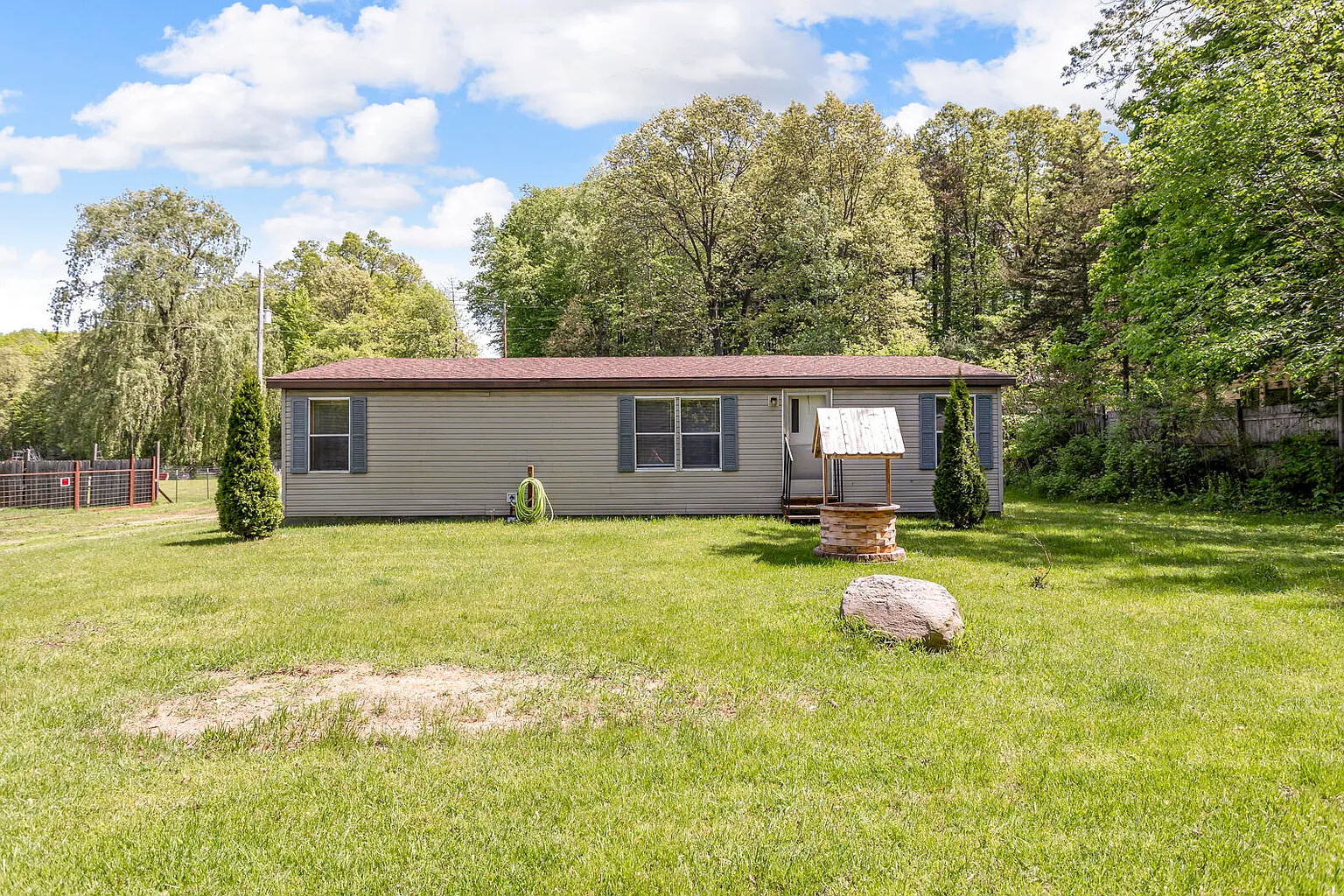 3749 Wellman Rd photo 1