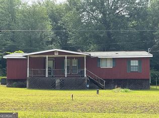 11 Spring Lake Dr, Hawkinsville, GA 31036