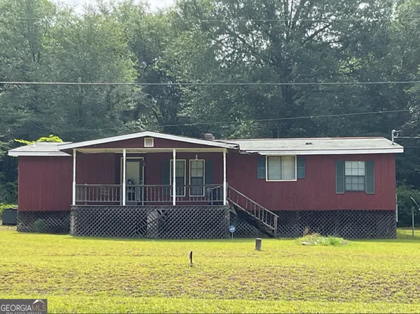 11 Spring Lake Dr, Hawkinsville, GA 31036