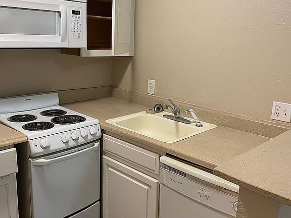 4th image of 11560 N May Ave #301