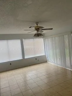 4 bed, 2.5 bath, 2352 sqft, $1,800 — Photo 4