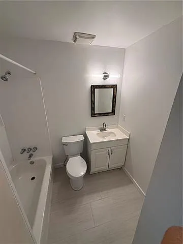 8600 International Ct — Photo 13