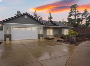 9 White Tail Ct, Florence, OR 97439