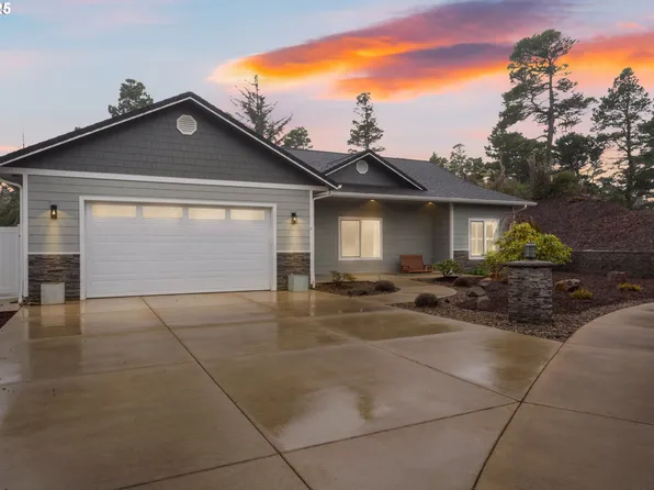 9 White Tail Ct, Florence, OR 97439