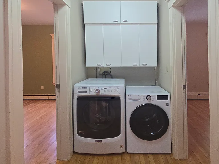 In-unit washer/dryer