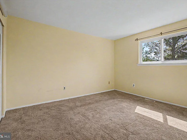 2282 Suzann Dr — Photo 24