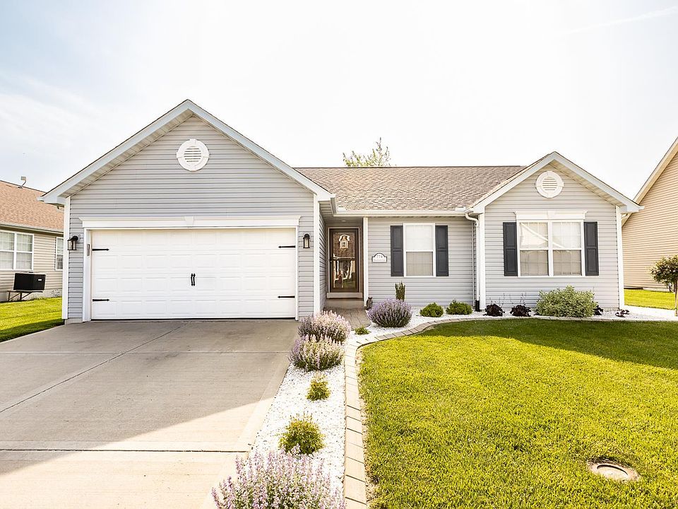 1st image of 774 Moorland Cir