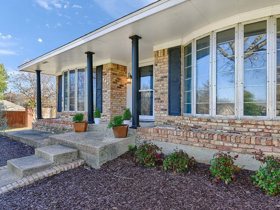 1st image of 109 Arapaho W