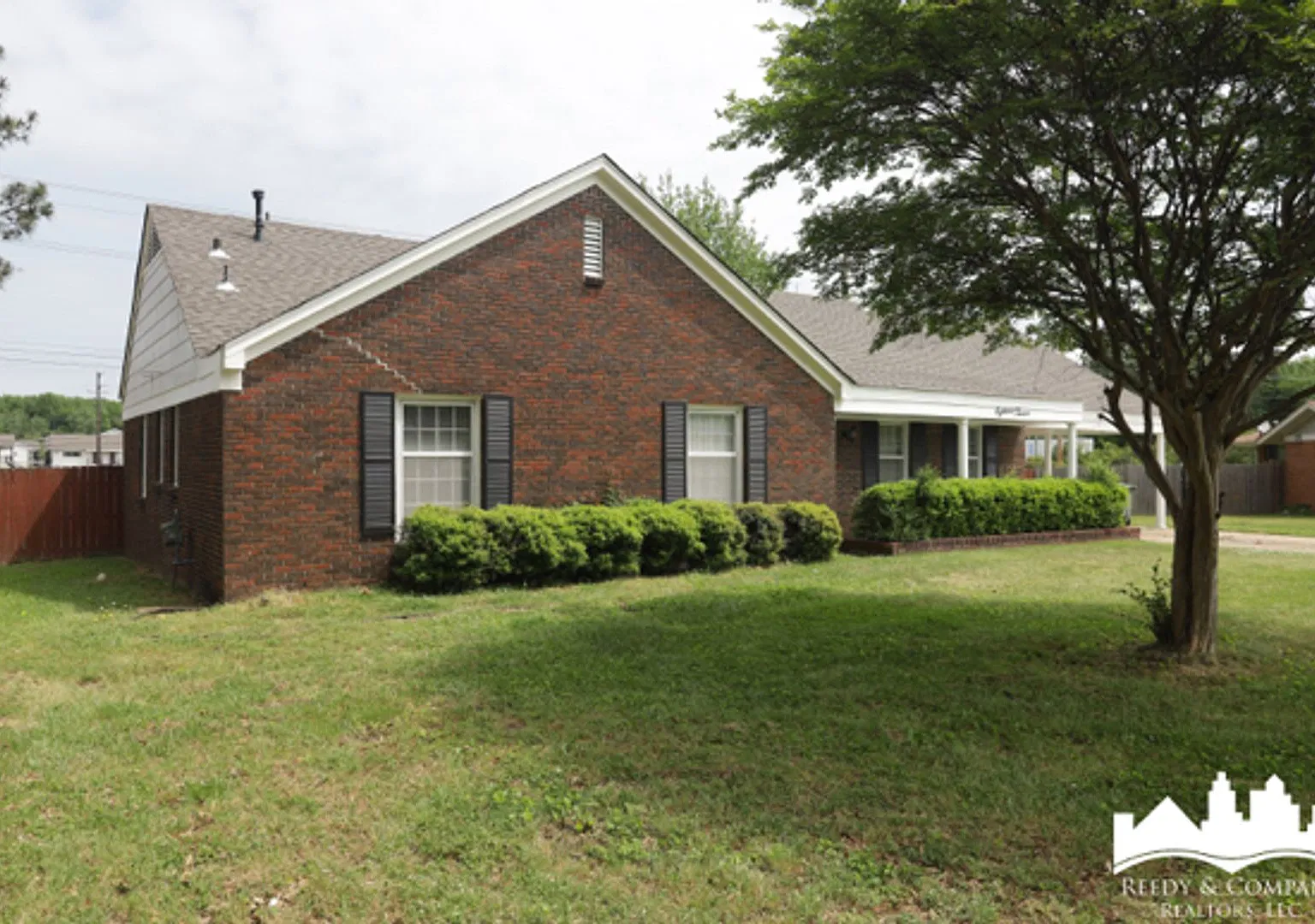 Welcome to 1812 Whitman Road! — Photo 2