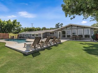 1613 S Cliff St, Decatur, TX 76234