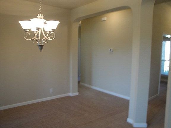4th image of 231 Creekview Way