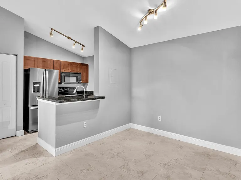 2881 N Oakland Forest Dr #307 — Photo 22