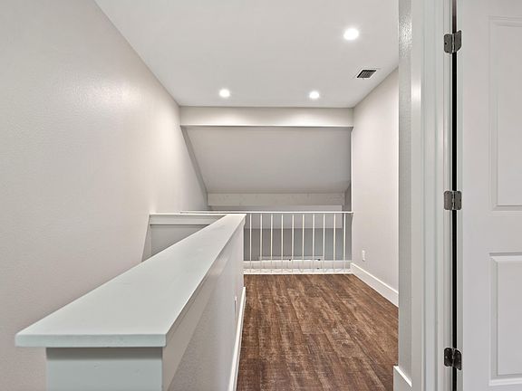 5th image of 1601B Summer Creek Ct #937018