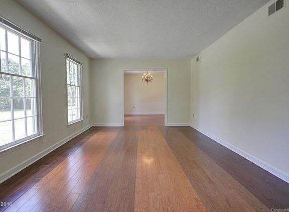 3rd image of 7732 Surreywood Pl