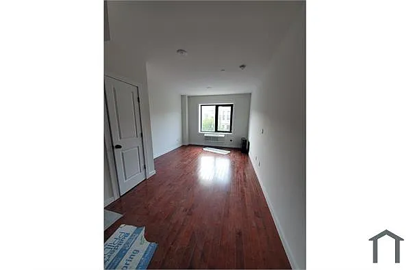 Building Photo - 1494 Bryant Ave #2