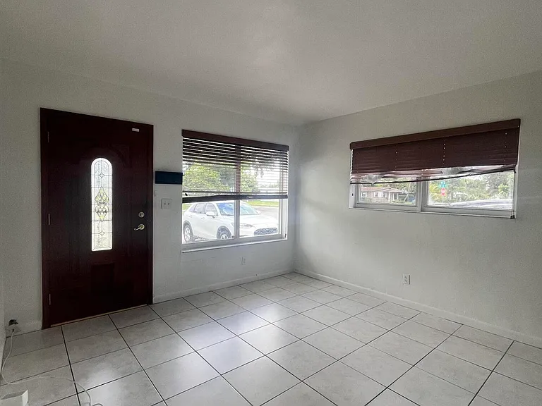 3300 SW 32nd Ct — Photo 7