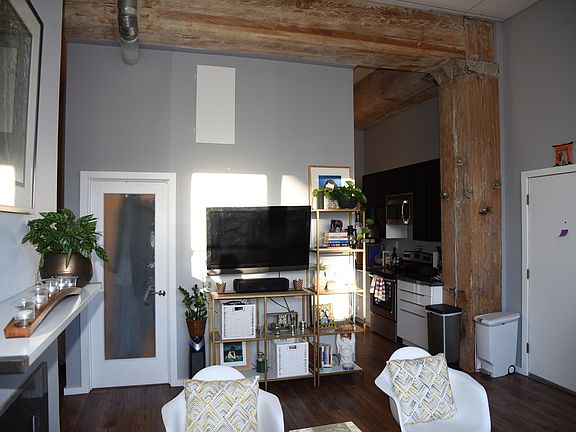 Massive exposed wood beams