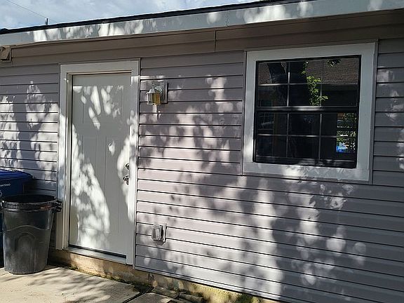 2nd image of 834 Sewanee St