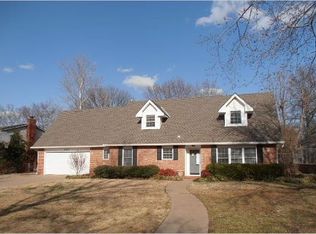 2305 Woodthrush Rd, Ponca City, OK 74604