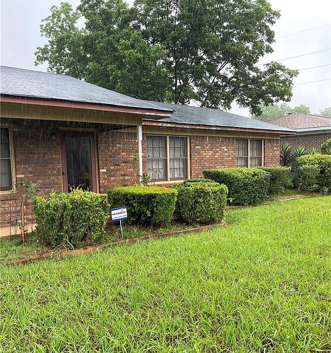 1st image of 3220 23rd St