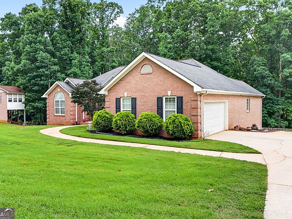 2nd image of 196 Ashley Dr