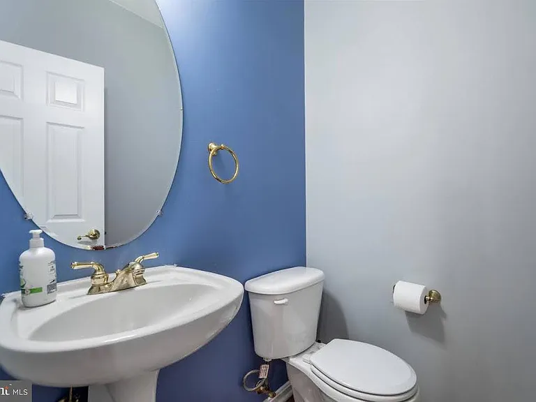 8648 Royal Worcester Ln — Photo 37