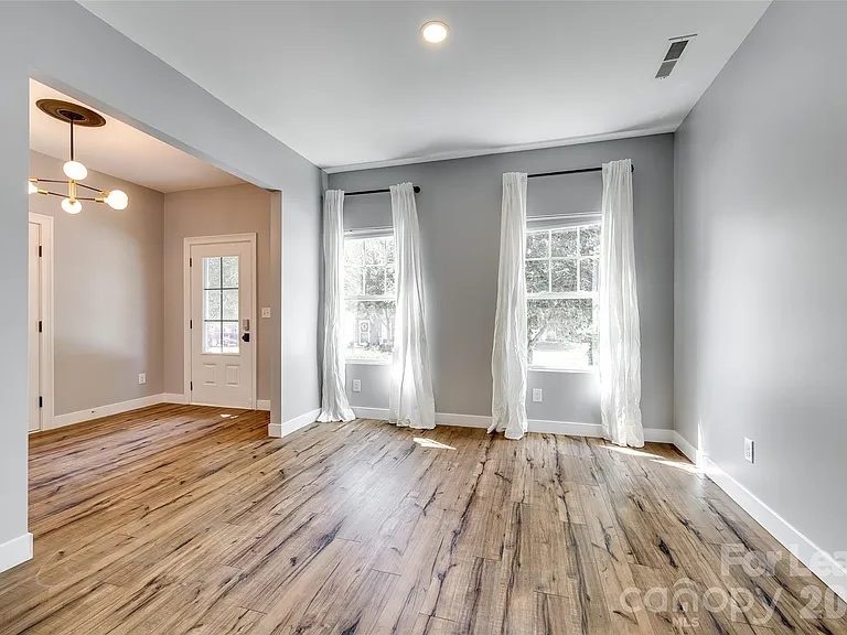 440 Battery Cir — Photo 6