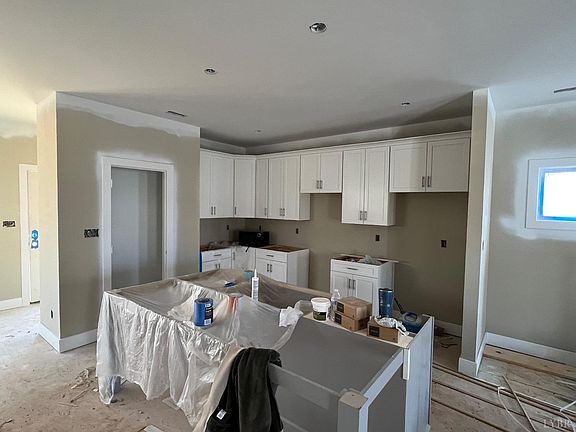 3rd image of 2707 Rainbow Cir